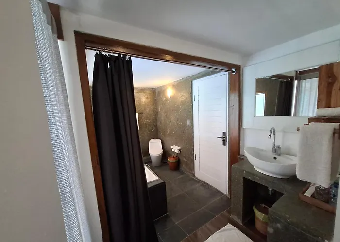 Giyor Villa *